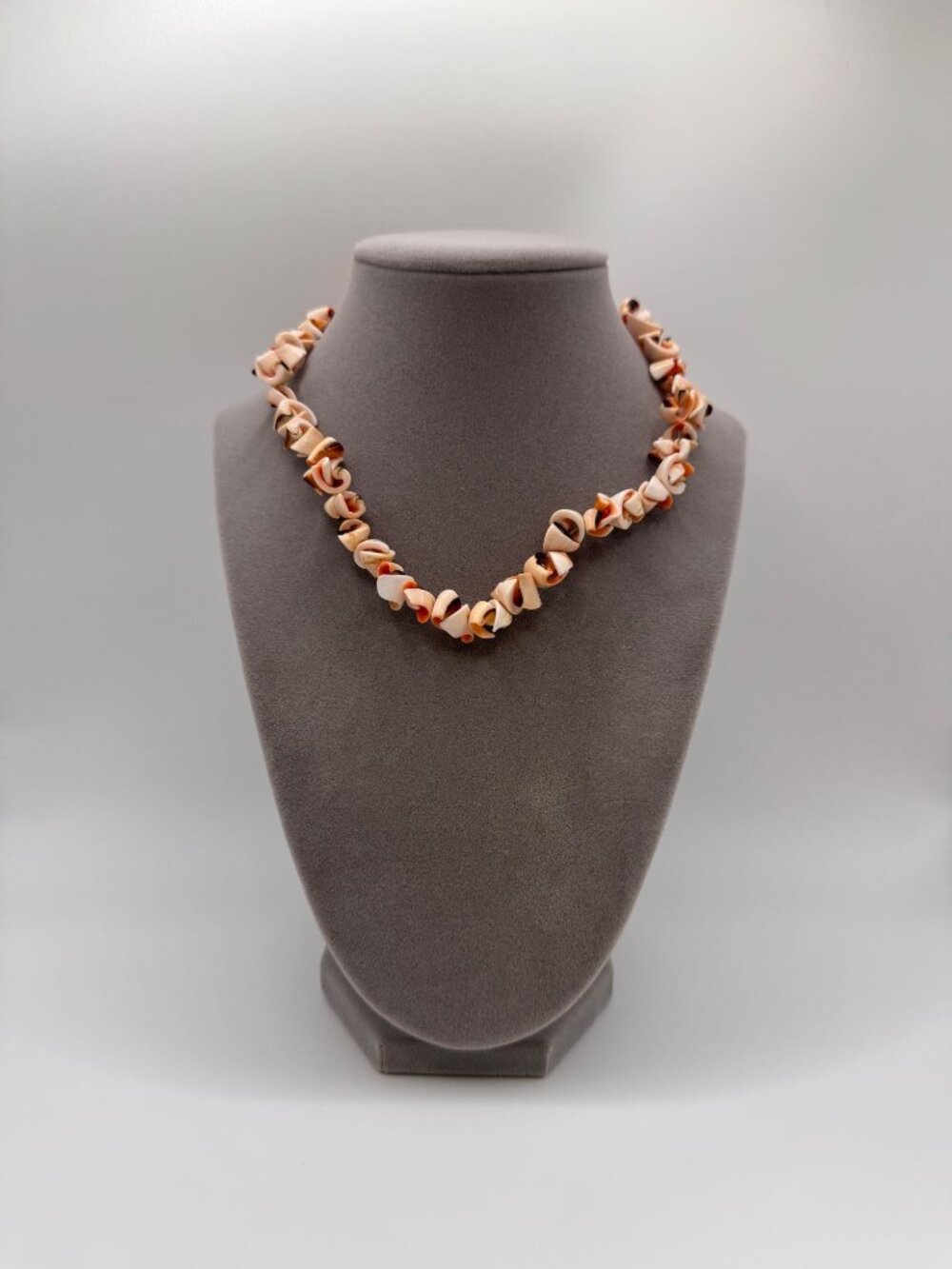 Vintage Shell Chip Necklace Bronze Barrel Clasp Cream Brown Coral 14 In